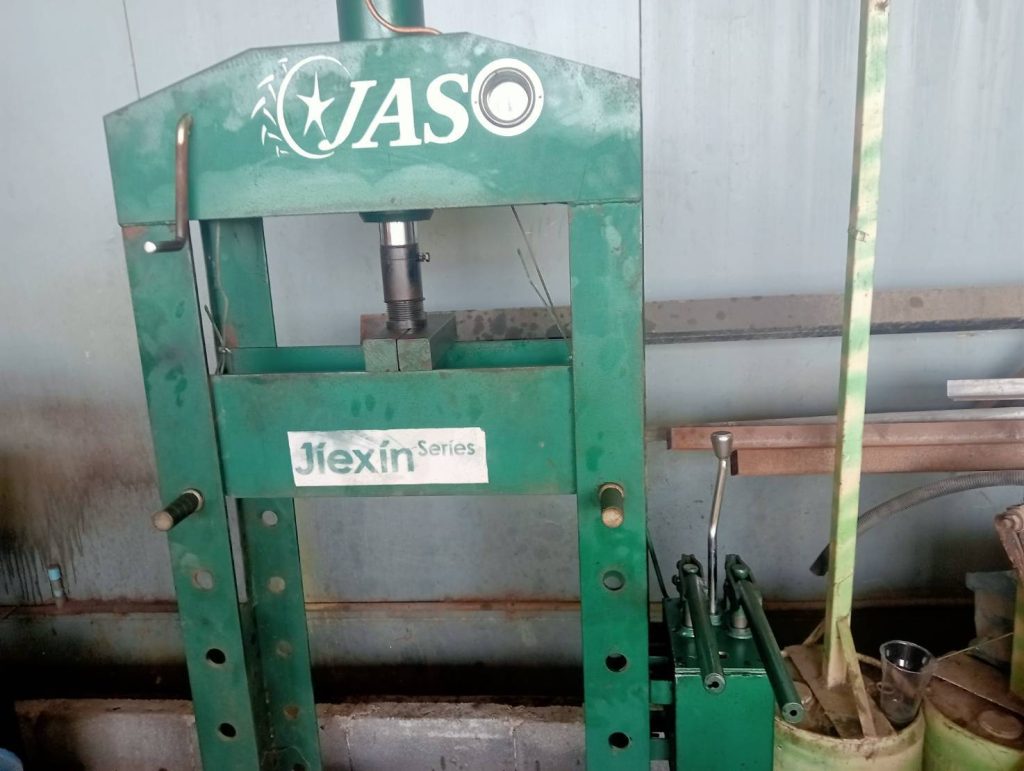 รับซ่อมแม่แรง แท่นอัดไฮดรอลิค อยุธยา ปทุมธานี คลองหลวง ตลาดไท