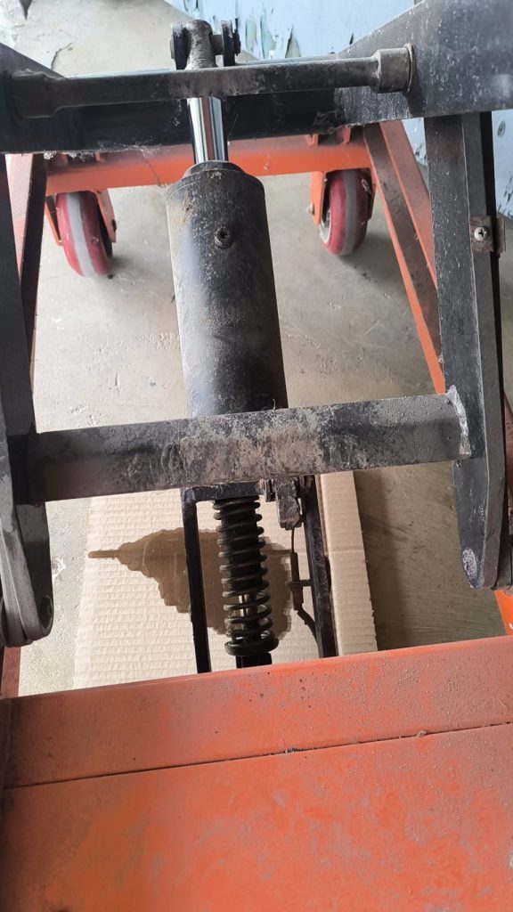 รับซ่อมแม่แรง แท่นอัดไฮดรอลิค อยุธยา ปทุมธานี คลองหลวง ตลาดไท